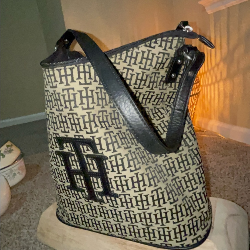 Tommy Hilfiger Blue Bag with Red Label - Picture 3 of 7
